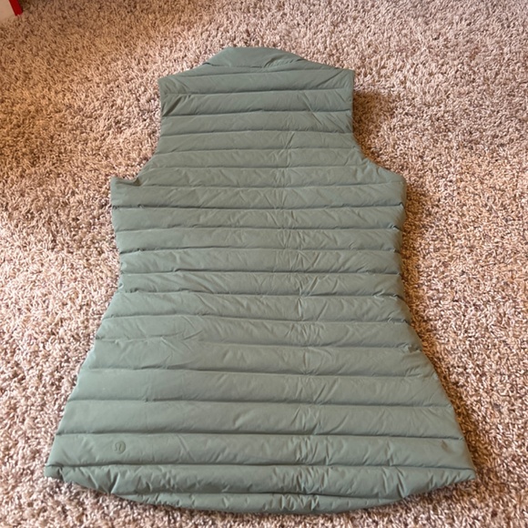 Lululemon Pack It Down Vest - Picture 4 of 5